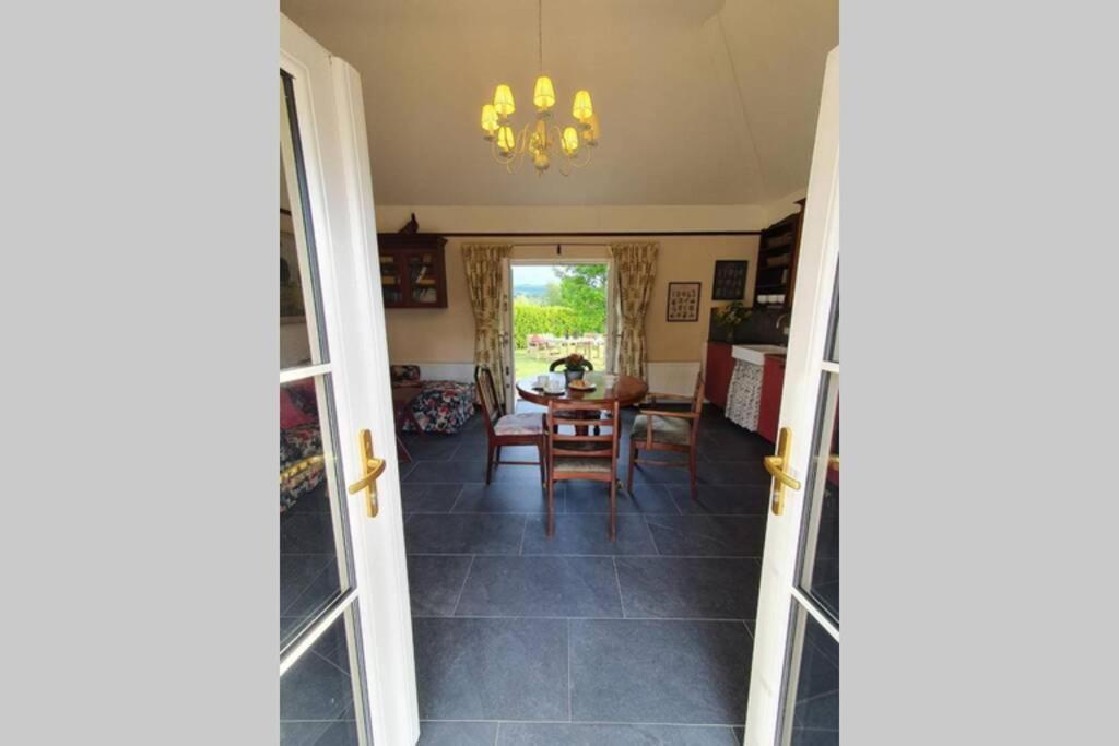 Yellow Heights Accommodation Tinahely Extérieur photo