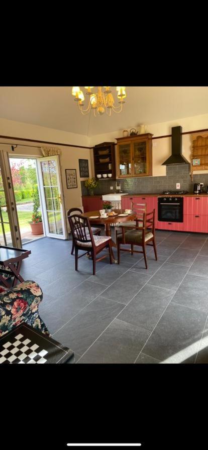 Yellow Heights Accommodation Tinahely Extérieur photo